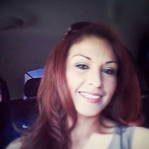 Meet your Posher, Idania